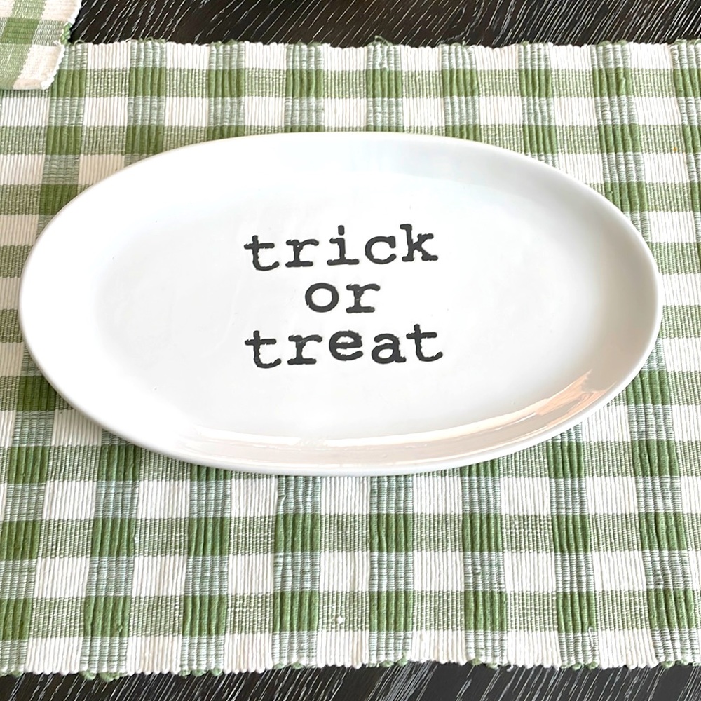 Oval trick or treat serving plate